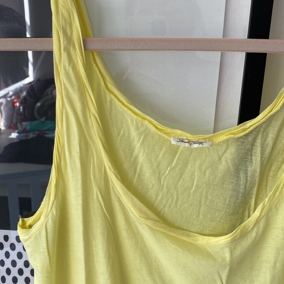 American vintage tank top. Size M. Yellow - Picture 3 of 3